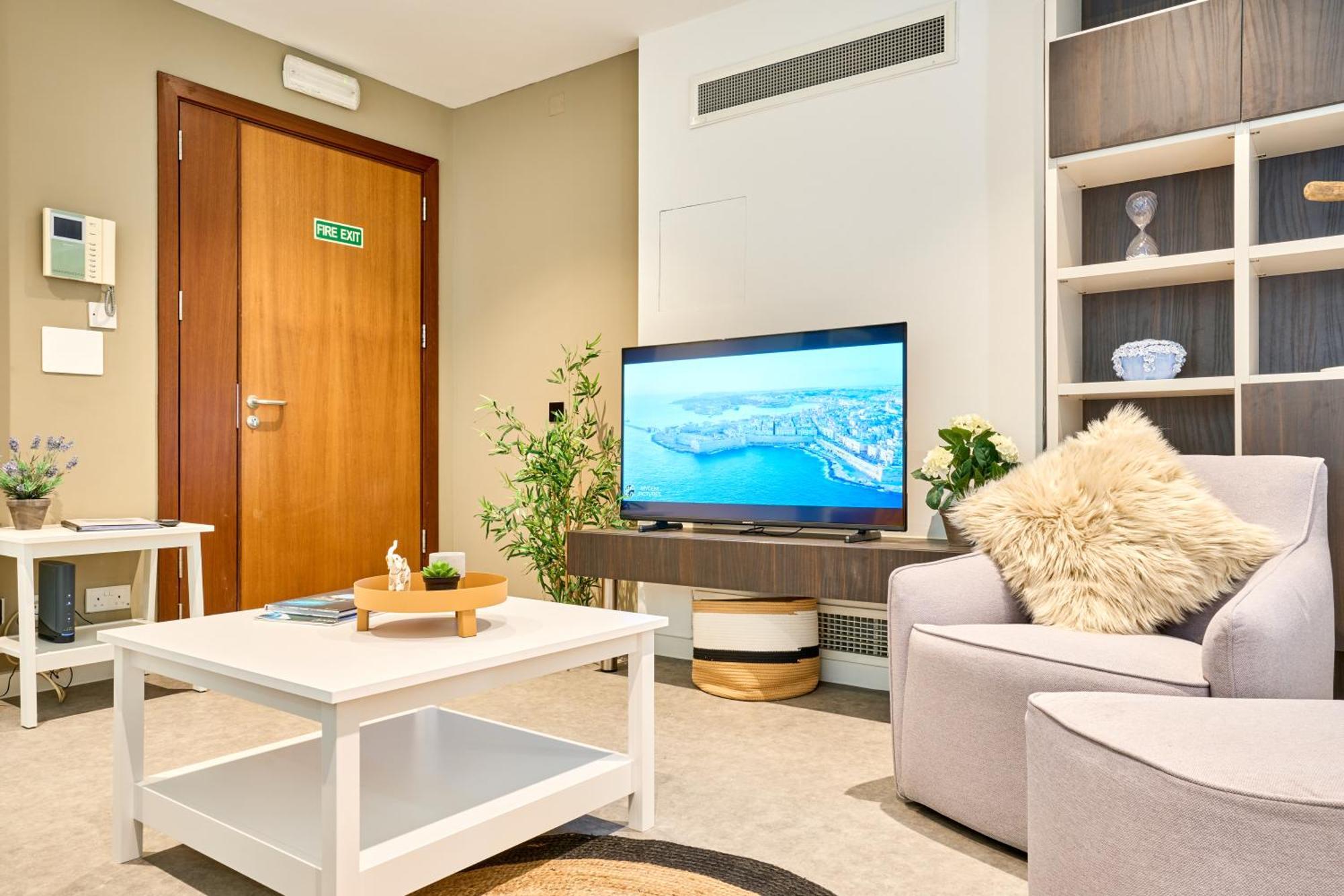 Stylish Apartment In Tigne Point Sliema Esterno foto