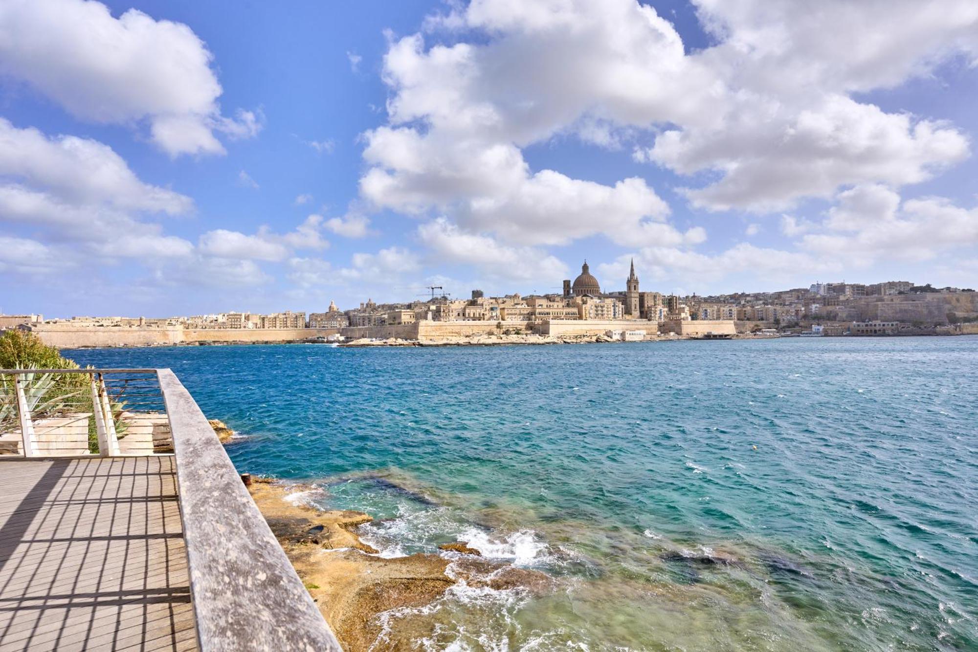 Stylish Apartment In Tigne Point Sliema Esterno foto