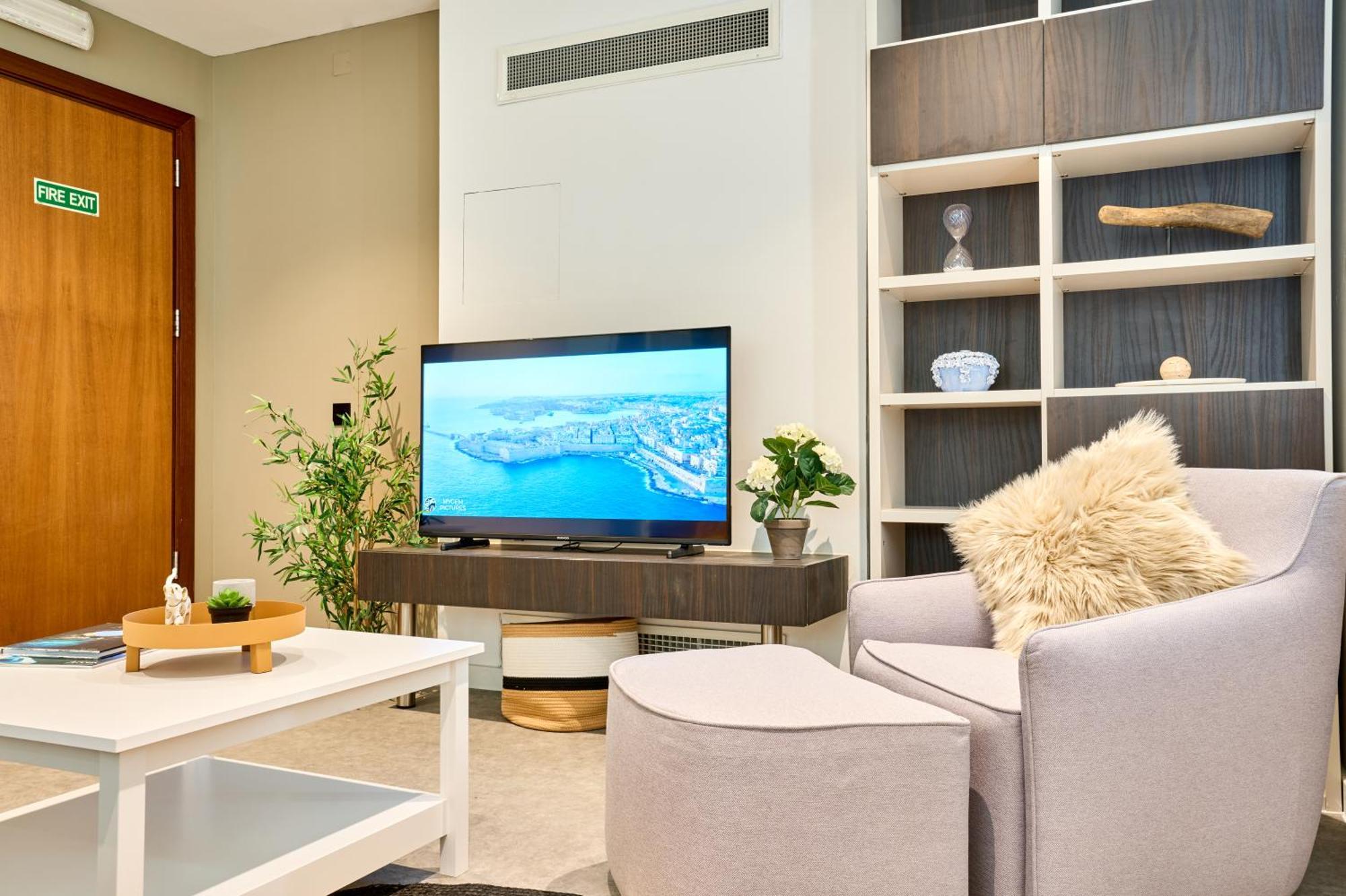 Stylish Apartment In Tigne Point Sliema Esterno foto