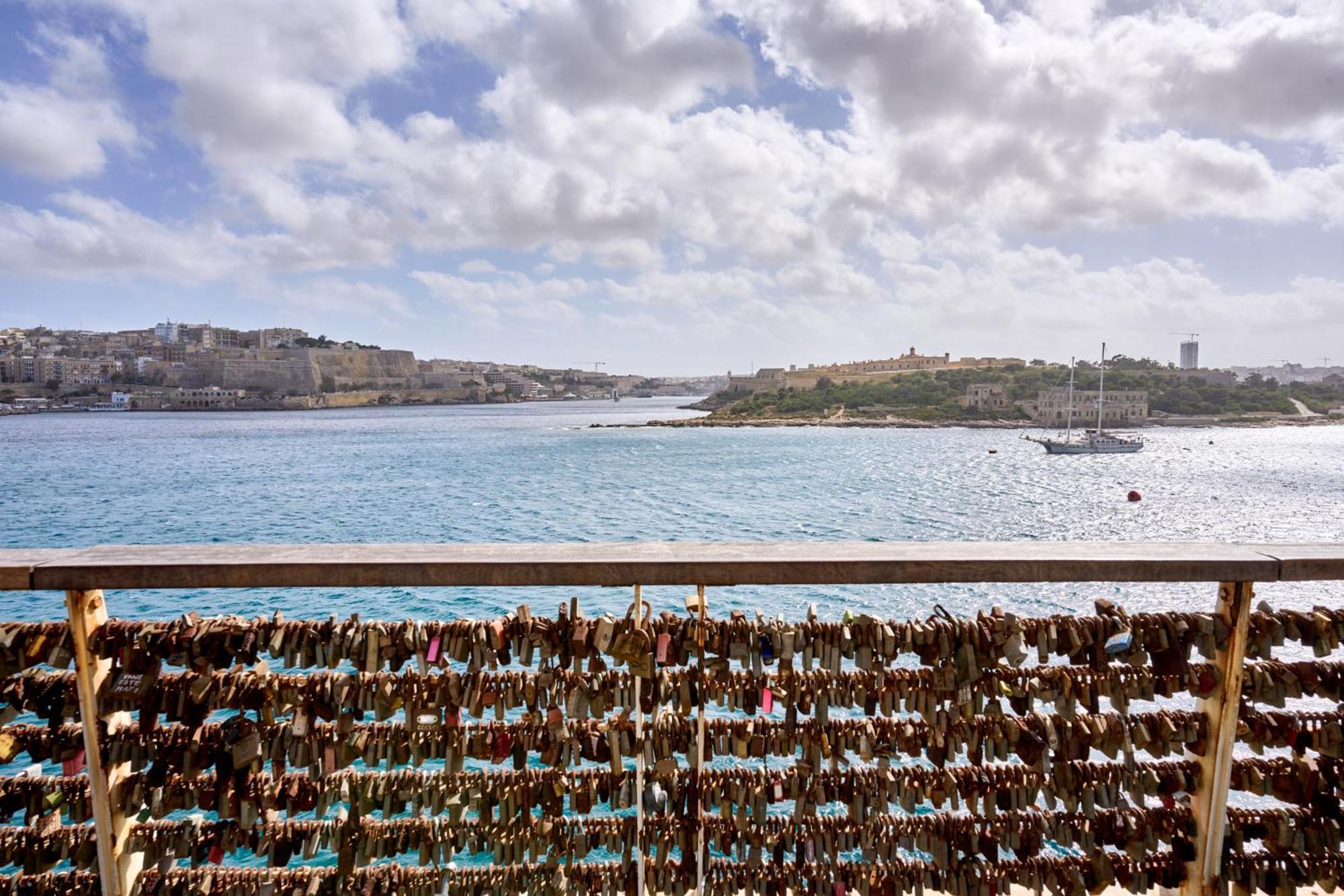 Stylish Apartment In Tigne Point Sliema Esterno foto