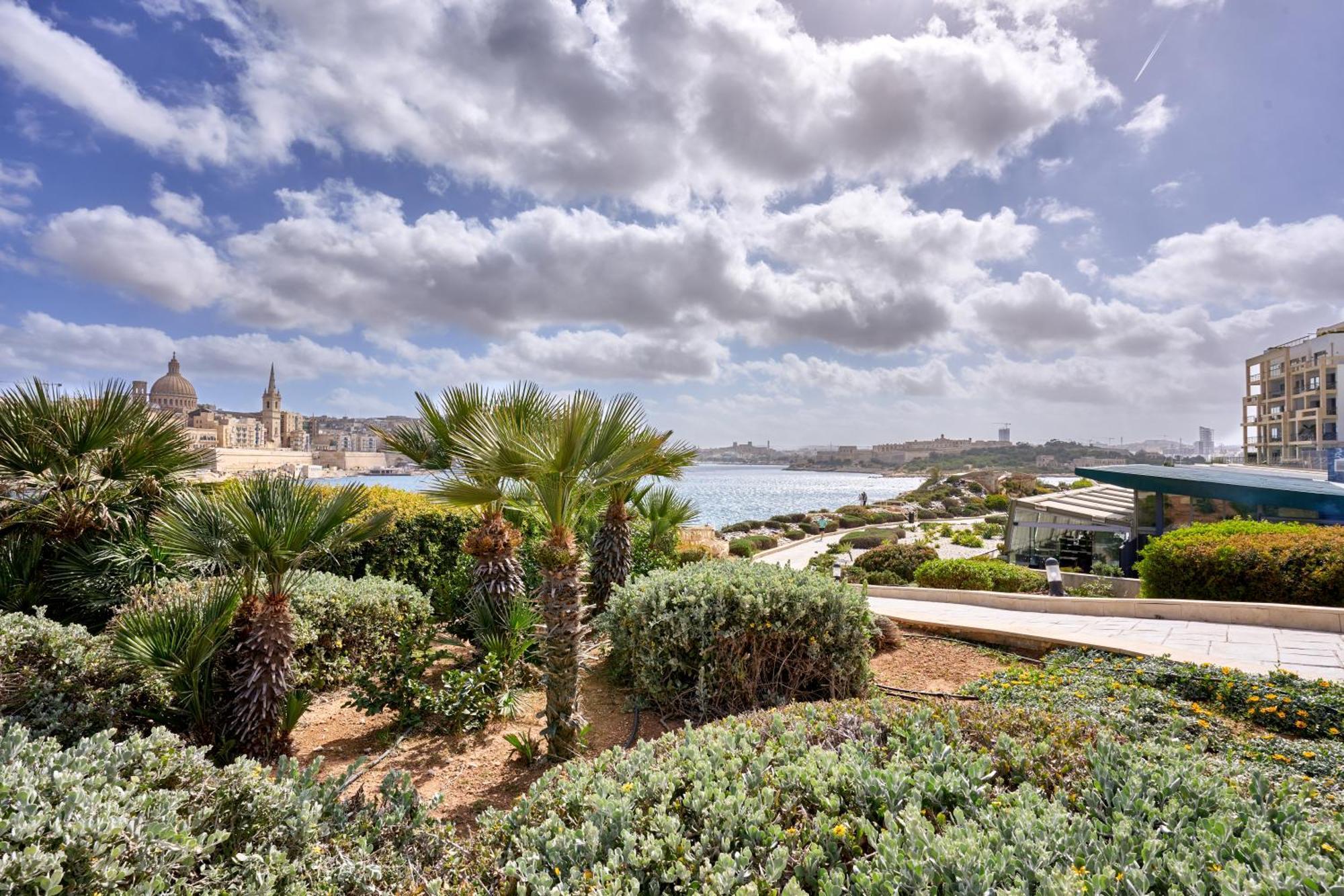 Stylish Apartment In Tigne Point Sliema Esterno foto